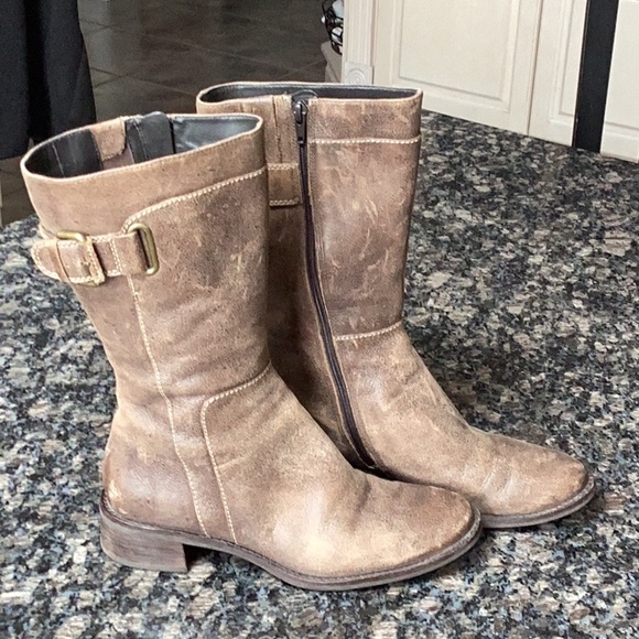 Ecco distressed tan/brown leather boots. - Picture 2 of 7